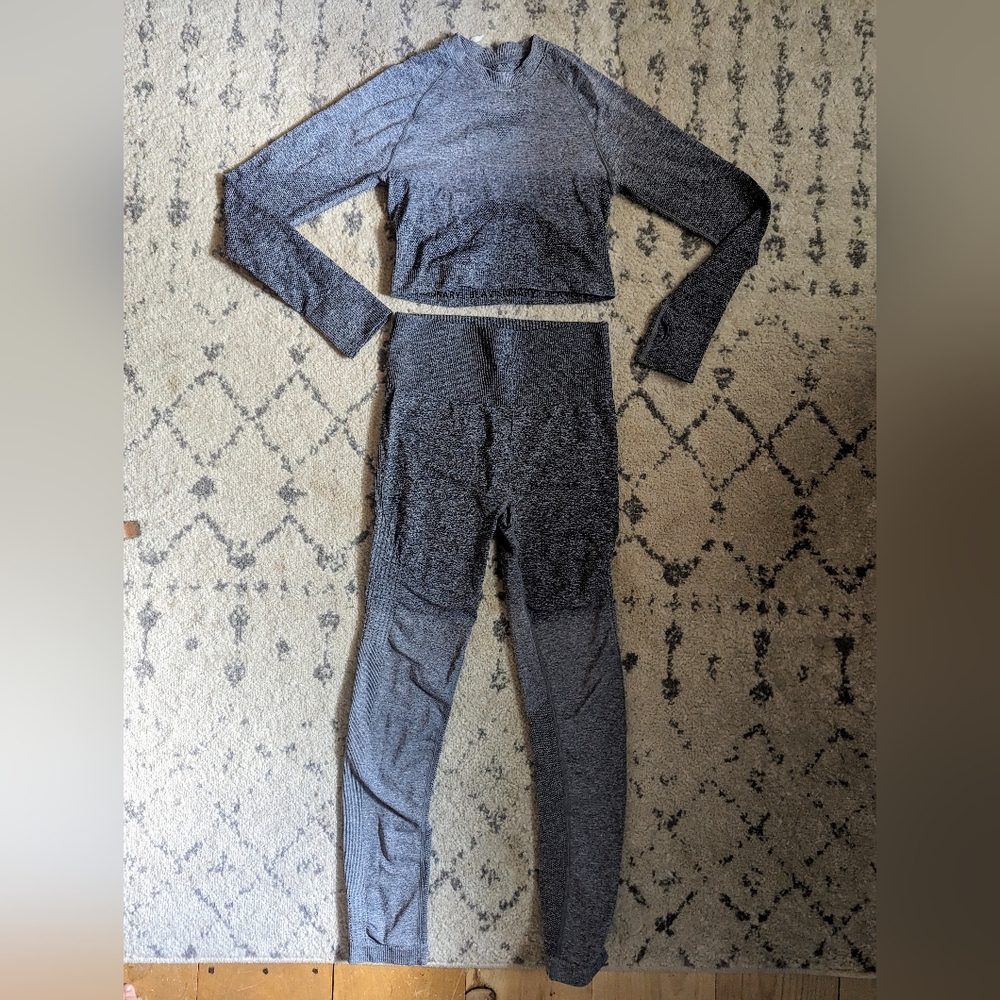 Dark Wash Grey Two Piece Yoga Set Crop Top and Leggings size medium